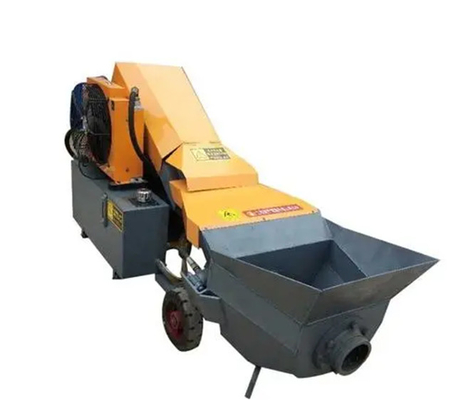 Máy bơm trộn bê tông di động chạy bằng điện và động cơ diesel với đường ống