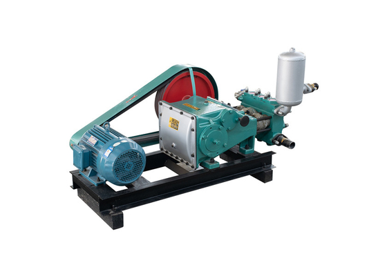 Ba xi lanh Hoạt động trơn tru Nhà sản xuất máy bơm vữa xi măng 10Mpa